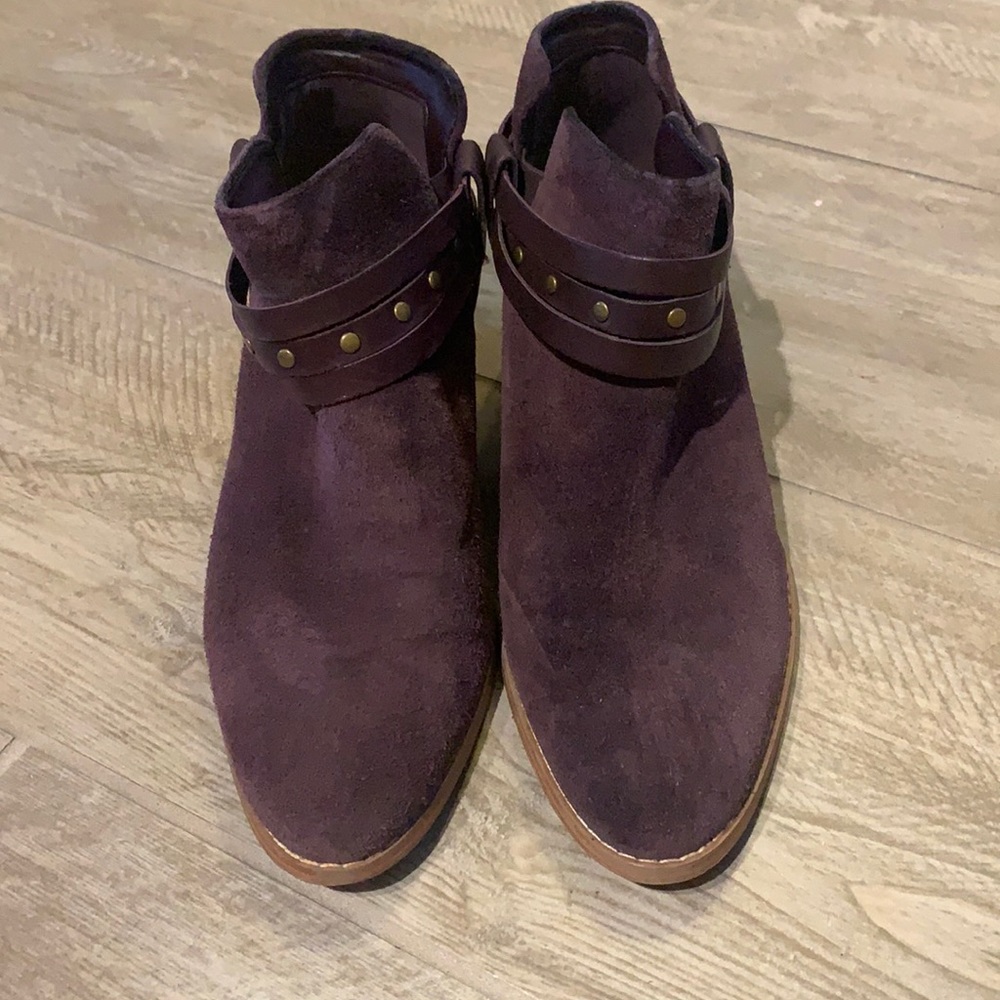 Clarks suede bootie